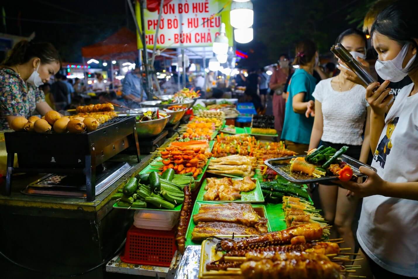 Chợ Đêm Làng Đại Học - Khu Ăn Đêm Ngon Ở Sài Gòn