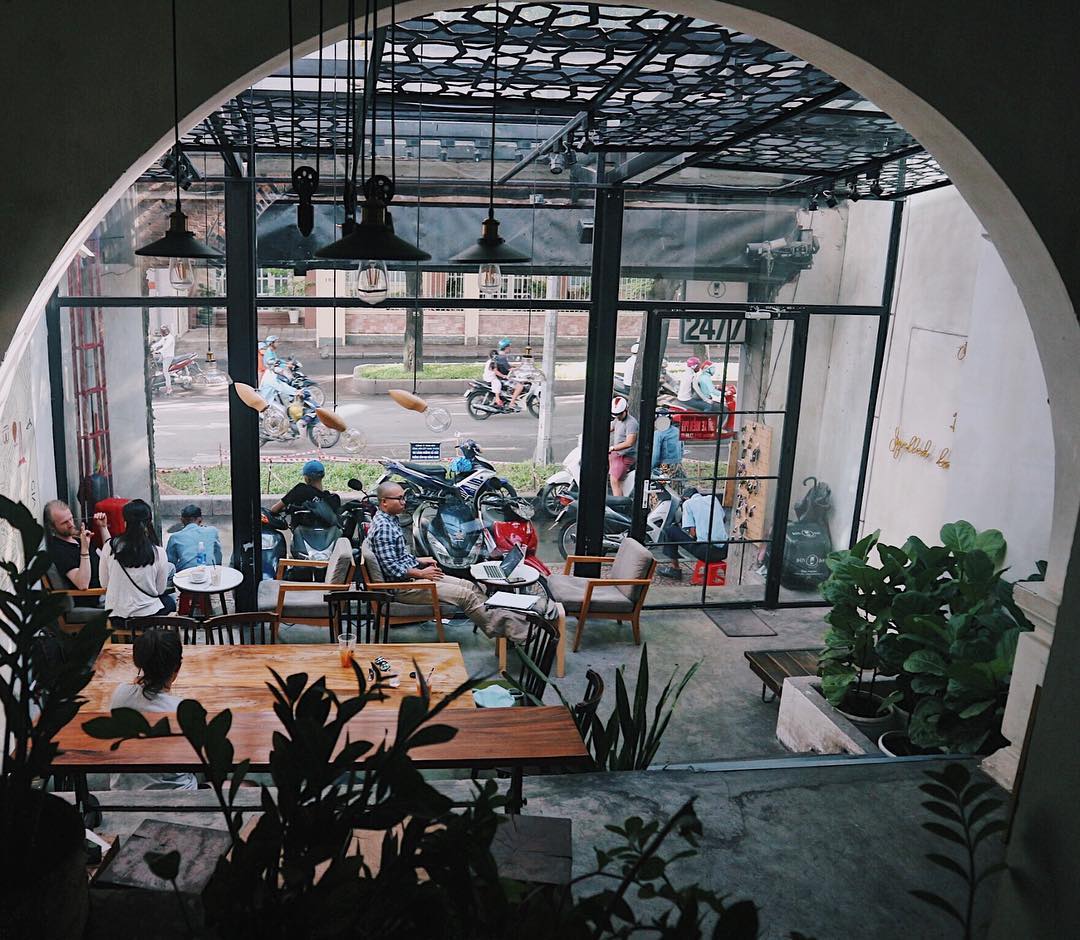 quán cà phê khuya ở Sài Gòn