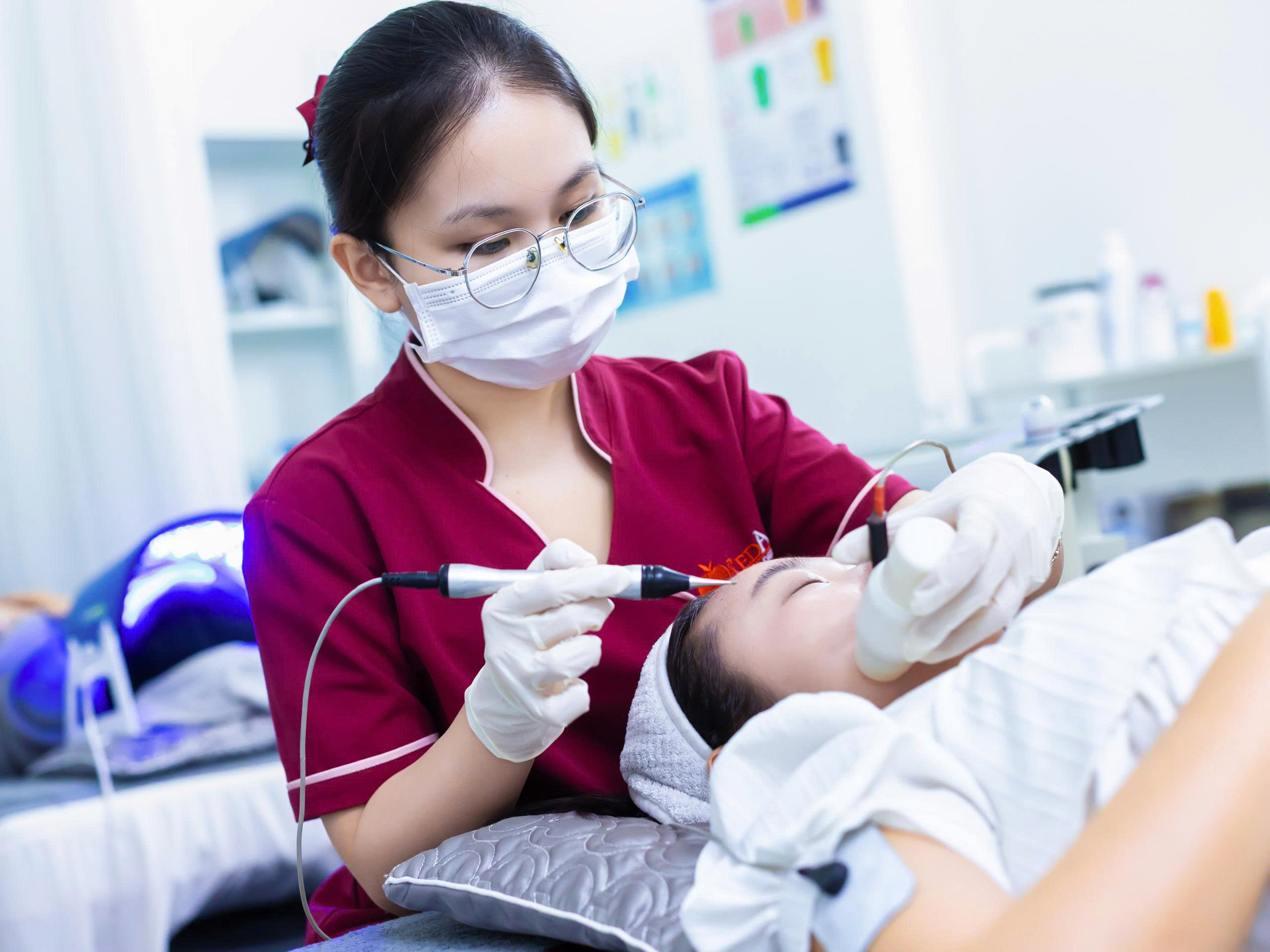 Phòng Khám Chuyên Khoa Da Liễu Táo Đỏ - Bác Sĩ CK2 Trần Thị Hoài Hương