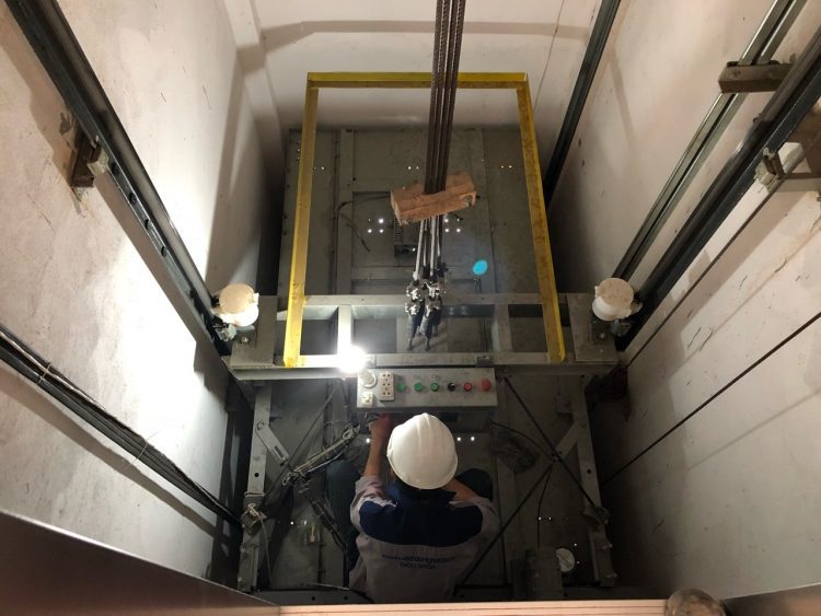 sửa chữa thang máy TPHCM