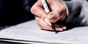 Tất Tần Tật Về Cách Viết Câu Hook Trong Essay Có Ví Dụ Dễ Hiểu