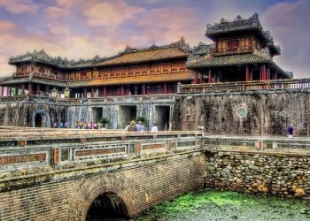 hành trình về cố đô Huế