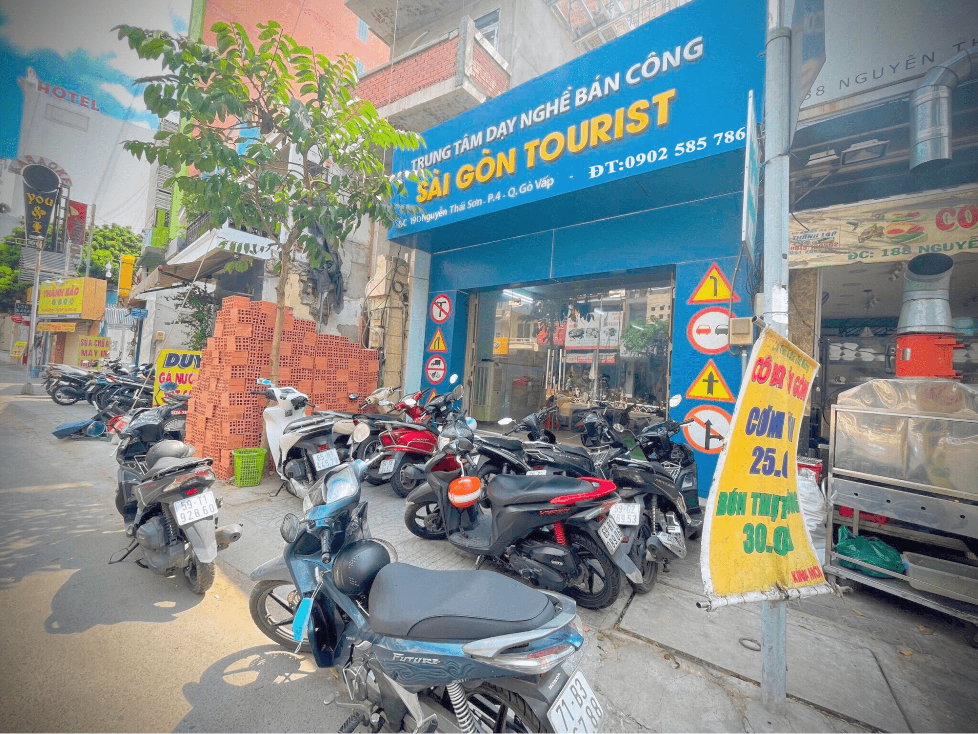 Trung Tâm Dạy Lái Xe Sài Gòn Tourist