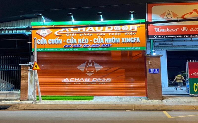 nhom-kinh-sai-gon