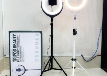 cửa hàng đèn led livstream tphcm