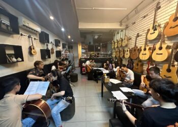 học guitar tphcm